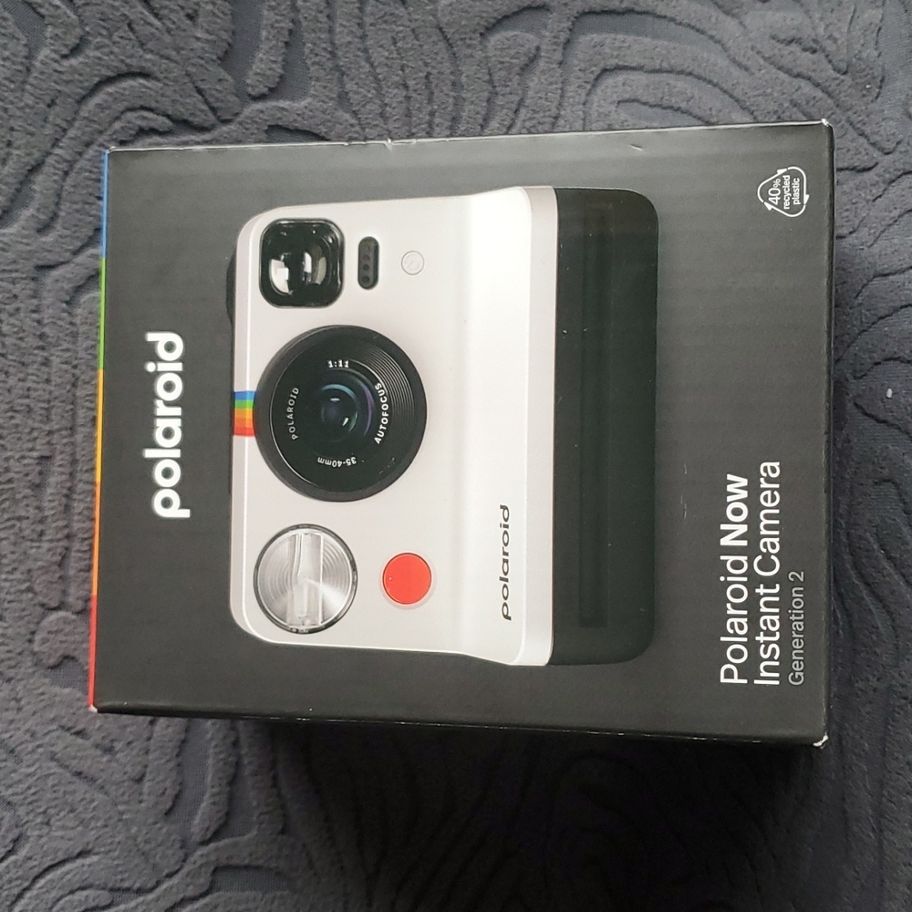 Polaroid Now instant camera